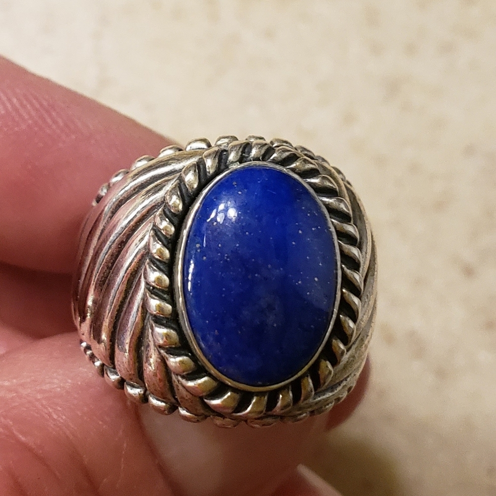 Sterling silver ring with blue lapis